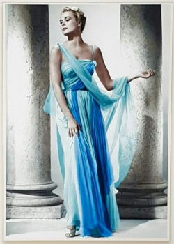 Solve GRACE KELLY IN EDITH HEAD GOWN jigsaw puzzle online with 35 pieces