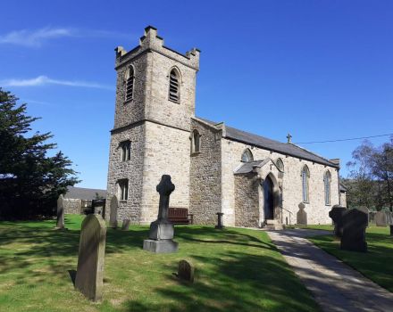 Solve St Eadmer's church in Bleasdale jigsaw puzzle online with 42 pieces