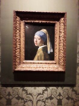 Girl with a Pearl Earring - Johannes Vermeer 1665