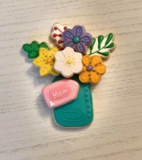Isn't it gorgeous?  A cookie bouquet from my daughter for Mother's Day.