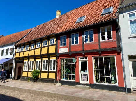 Solve Ribe Denmark jigsaw puzzle online with 594 pieces