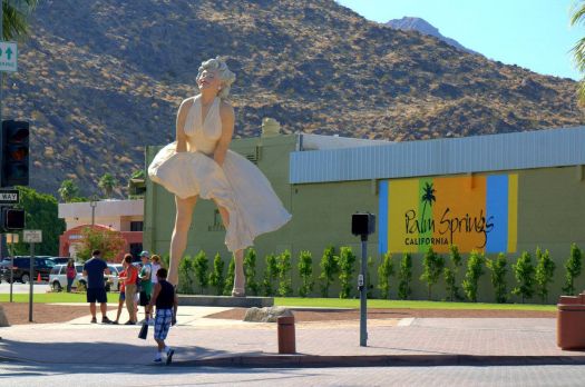 Marilyn Munroe Comes to Palm Springs