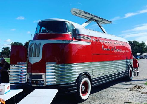 Solve 1950 GM Futurliner “Parade of Progress” Tour Bus jigsaw puzzle ...