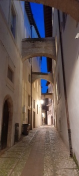 Spoleto at night (1)