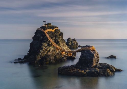 Solve Wedded Rocks - Japan jigsaw puzzle online with 468 pieces