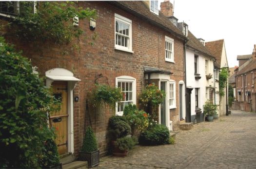 Terraced cottages, St Mary's Square, Aylesbury, Buckinghamshire.  Photo by Julian Osley