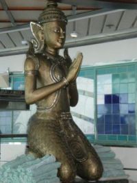 praying statue