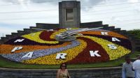 Niagara Flower Clock