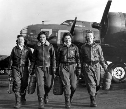Solve World War II - Women Pilots jigsaw puzzle online with 255 pieces