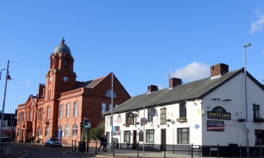 Westhoughton Town Hall & White Lion (1)