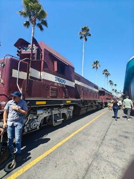 Solve SANTA CRUZ Beach train jigsaw puzzle online with 88 pieces