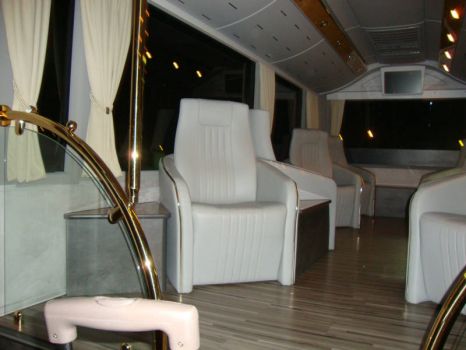 Emirates Bus