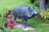 THEME sculpted boar