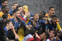 7794129621_la-france-est-sacree-championne-du-monde-pour-la-2e-fois-dimanche-15-juillet-2018
