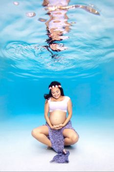 underwater maternity photography mermaids by Adam Opris