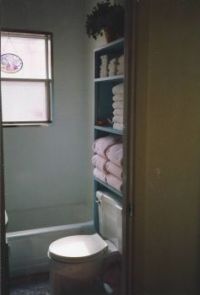 For RobbieL - The last room of the Galveston Bay vacation house, the bathroom