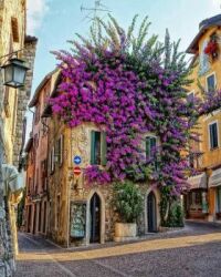 Sirmione, Italy Photo by Pieter Arnolli