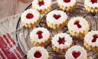 Desserts Around The World - Switzerland - Spitzbuben Cookies