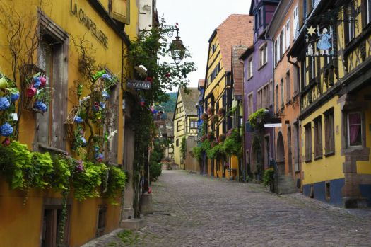 Solve Cobbled street in Riquewihr, Alsace France jigsaw puzzle online ...