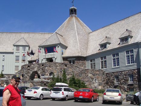 LARRY AT TIMBERLINE LODGE