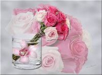 Rosas en vaso de agua