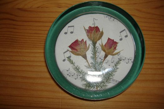 Paperweight - Roses & Musical Notes
