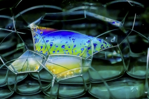 Solve Soap, Bubble, Colors image jigsaw puzzle online with 77 pieces