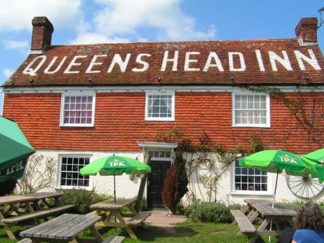 The Queens Head Inn, Icklesham, East Sussex.  Photo by N Chadwick