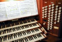 Dunedin Town Hall pipe organ console