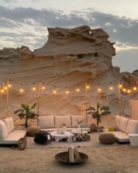 Picnic and outdoor seating, in UAE  7587