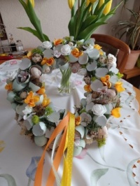 FB - wreath of eggshells