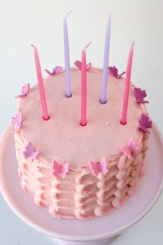 A pink and purple cake for Serena