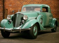 1933 Studebaker two door coupe