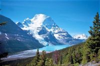 Mount Robson 3954m - Berg Lake - British Columbia - Canada