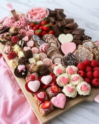 Valentine Candies from Lacie Nicole FB - Valentine charcuterie board
