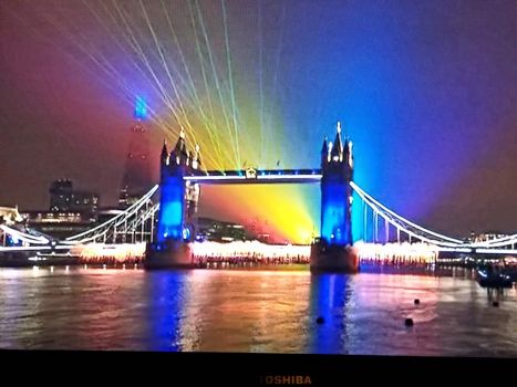 Solve New Year Celebrations in London 2021 jigsaw puzzle online with 30 pieces