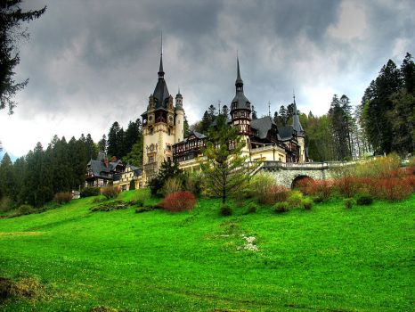 800px-Peles-Castle-Sinaia-Romania