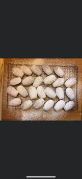 Confectionery Dusting on Madeleines