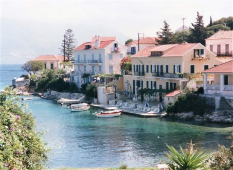 Solve Kefalonia jigsaw puzzle online with 352 pieces