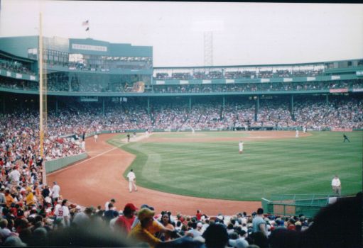 Solve Fenway Park jigsaw puzzle online with 486 pieces