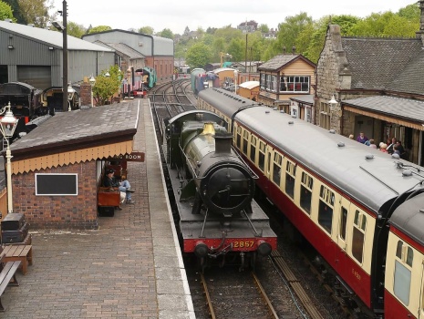 Solve GWR 28xx Class 2-8-0 2857 at Bridgenorth. jigsaw puzzle online ...