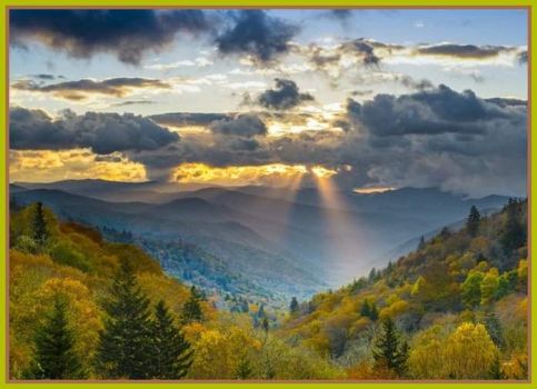 s-5 Sun-rays-coming-through-clouds-in-beautiful-Smoky-Mountains-