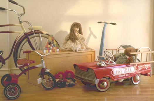 Theme, antiques: old toys