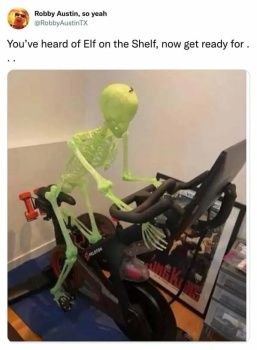 Solve Skeleton on a Peloton jigsaw puzzle online with 12 pieces