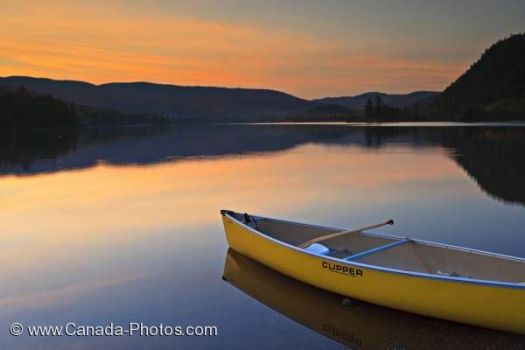 Lac Monroe Sunset Canoe @ www.Canada-Photos.com