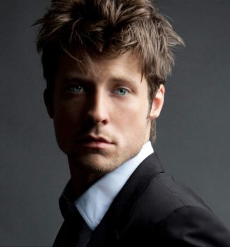 Solve Taylor Napier jigsaw puzzle online with 90 pieces