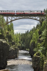 train-4703167_1920
