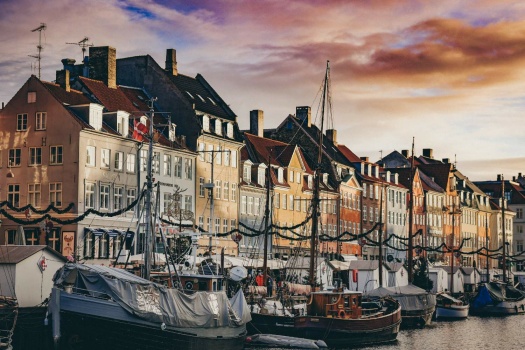 Solve Nyhavn Copenhagen Municipality Denmark Jigsaw Puzzle Online With 77 Pieces 