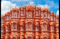 El Hawa Mahal o Palacio de los vientos en Jaipur India.