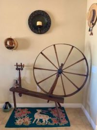 Antique spinning wheel